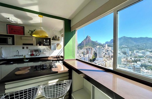 Leblon Apartment | Apartment in Leblon, Rio de Janeiro! Best neighborhood, 2 blocks from the beach.
