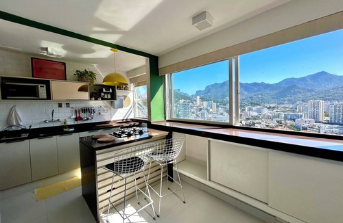 Leblon Apartment | Apartment in Leblon, Rio de Janeiro! Best neighborhood, 2 blocks from the beach.