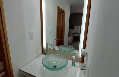 Vistalba Apartment | Apartment with Swimming Pool and Warehouses Nearby