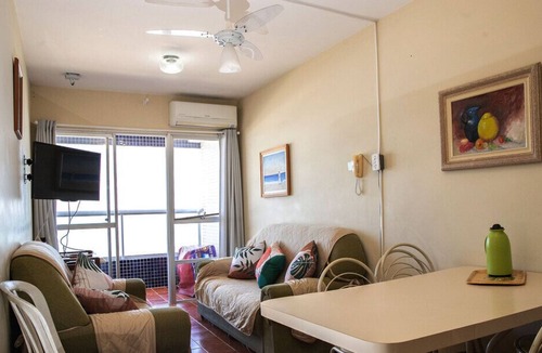 Caioba Apartment | Apartment with Wi-Fi on the seafront Praia Brava, Caiobá/PR
