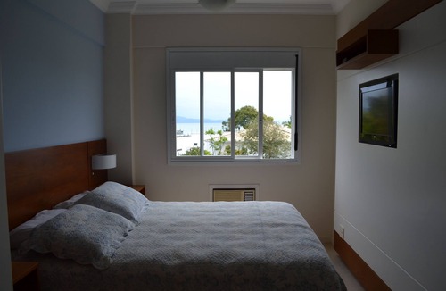 Cachoeira do Bom Jesus Apartment | Apt 30 meters from the sea, 2 bedrooms with excellent location.