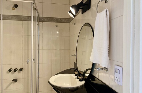 Retiro Apartment | Apt in Recoleta near Tourist Area