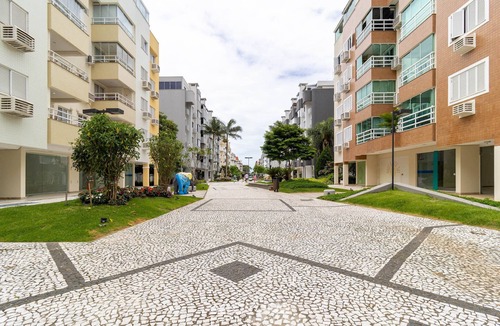 Jurere Apartment | Apt With Balcony, few Minutes From the sea Ccb103