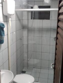Maria Luiza Apartment | Apto 03 - 1 quarto com 2 camas solteiro e garagem, possui ventilador de teto