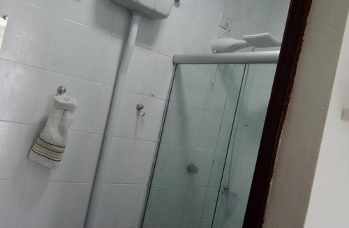 Maria Luiza Apartment | Apto 10: sala/cozinha,1quarto(ar e 2 camas)c/garag