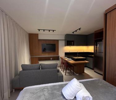 Aldeota Apartment | Apto em Fortaleza- Quarto e Sala