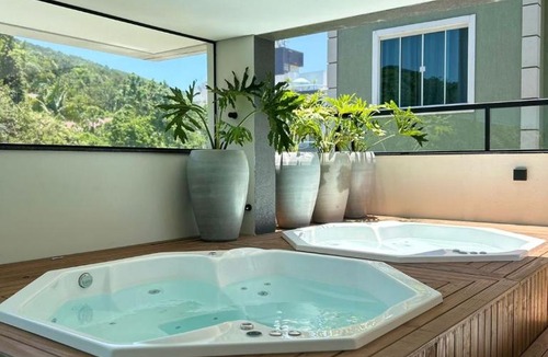 Bombas Apartment | Apto Novo a 200 m da praia de Bombas - piscina e jacuzzi aquecidas, academia, área de lazer