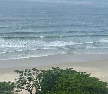 Tombo Apartment | Apto Pé na Areia melhor praia do Guarujá, Tombo 2 dormitórios com suíte