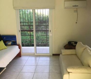 La Poblacion Apartment | Arcángeles del Oeste - Descanso al pie de la montaña