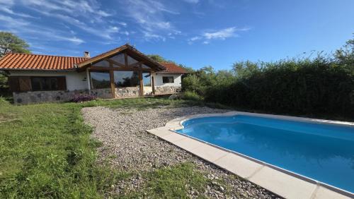 Las Rosas House | Atardecida
