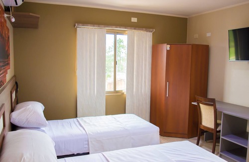 Dos de Mayo Hotel | Austral Hotel