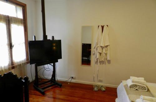 Comuna 12 Bed & Breakfast | B&B Polo