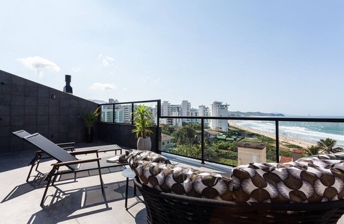 Praia dos Amores Apartment | Bal001 - Penthouse with sea view in Balneário Camboriú