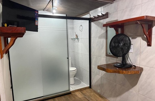 Areia Cabin | Balneário Rio Agua Viva - Chalé com Ventilador