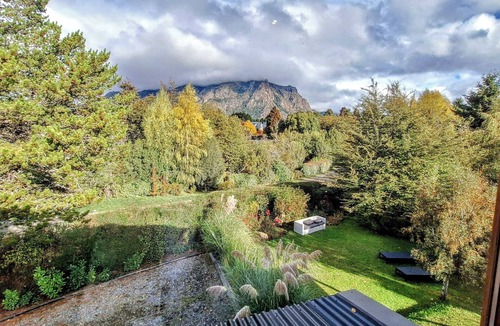 Villa Arelauquen House | beautiful and modern large house in exclusive golf and country club in Patagonia