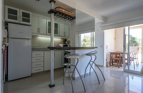 Pinamar Apartment | Beautiful apartment for up to 4 pax, garage and large terrace with its own solarium and barbecue.