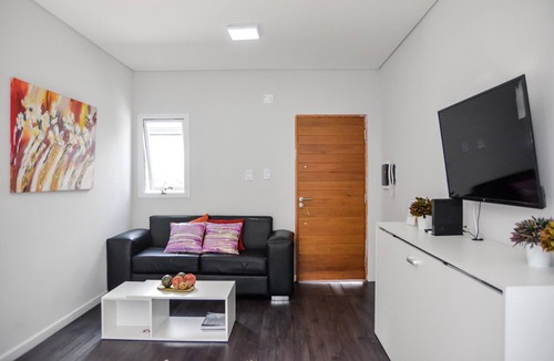 Parana House | Beautiful Brand New 2 Bedroom House with Garage