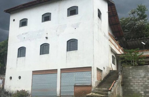 Mogi das Cruzes House | Beautiful country house with swimming pool and soccer field.