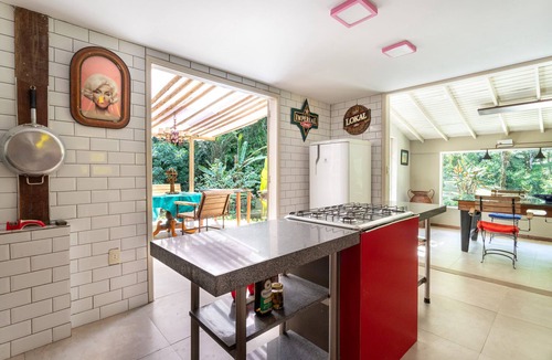 Moura Brasil Ski Chalet | Boutique chalet amidst the Atlantic rainforest.