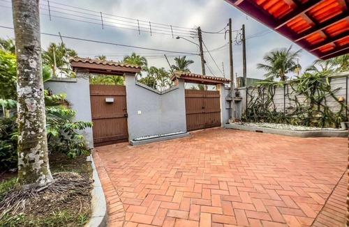 Carapicuiba Cottage | Guaruja beach house