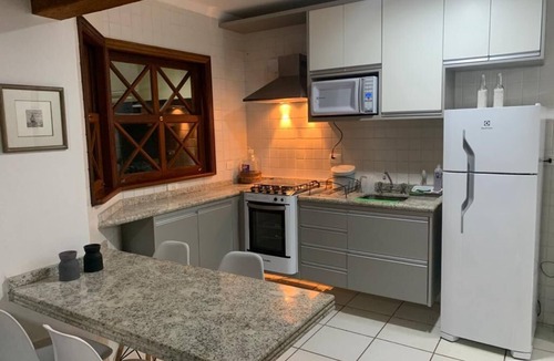 Maresias House | L2 house in Maresias Gated community facing the beach.