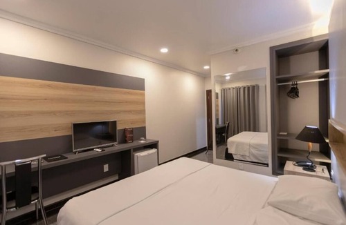 Adrianopolis Hotel | Brazil Jungle Walk Stay | 6.5 mi to MUSA rainforest | Onsite Pool + Free Bfast