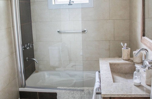 Nunez Apartment | Bright charming apartment w/bedroom & full office