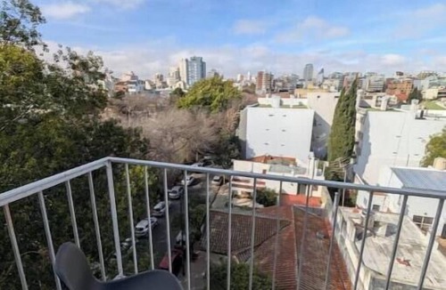 Nunez House | Bright, modern apartment with a balcony in Núñez