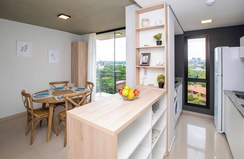 Luque House | Bright Two bedroom, Balcony, Pool and Free Parking