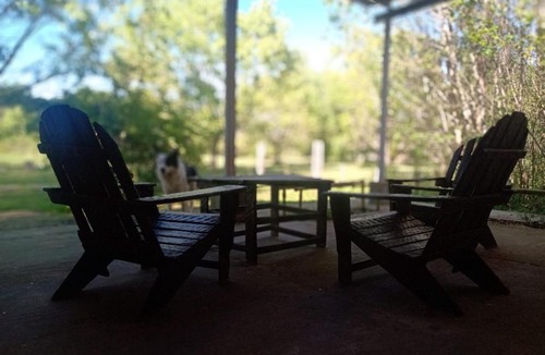 San Andres de Giles Hostel | Cabaña entre caballos Las Cortaderas