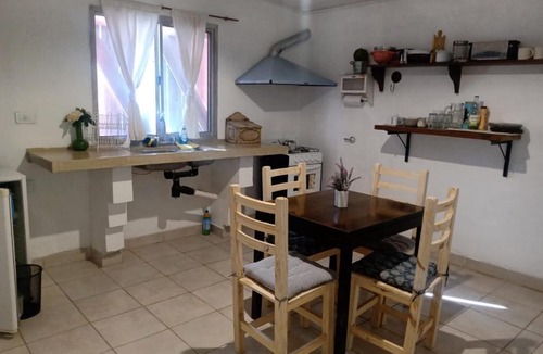 San Andres de Giles Hostel | Cabaña entre caballos Las Cortaderas