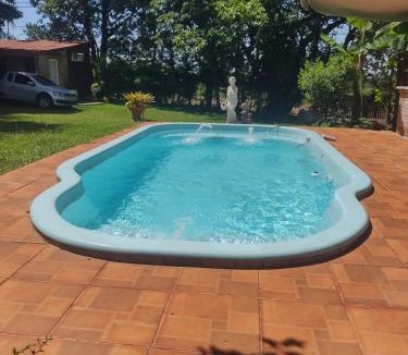 Obera House | Cabañas con piscina en la entrada de Oberá