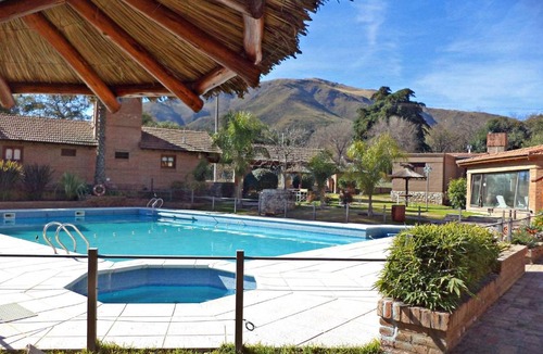 La Falda Cabin | Cabañas El Eden Spa