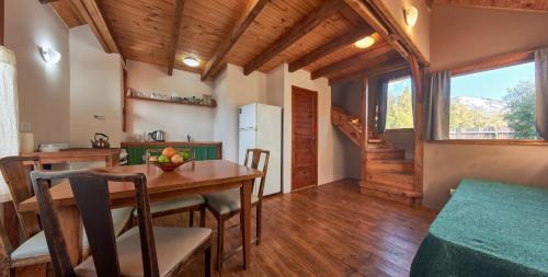 Villa Los Coihues Apartment | Cabañas Hechas a Mano con Vista al Cerro Catedral