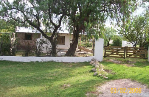 Capilla del Monte Hotel | Cabañas Los Relinchos