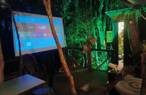 Iomere Apartment | Cabana treiller experiência na floresta com telão de cinema