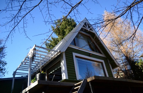 Lolog Cabin | Cabin in the woods, on Lake Lolog