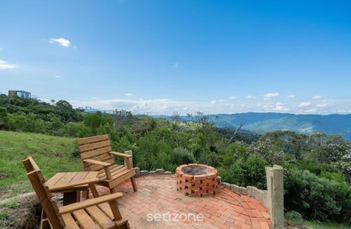 Anitapolis Ski Chalet | Cabin with panoramic view of the Sierra VST044