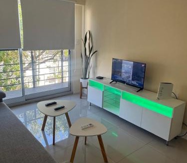 Comuna 10 Apartment | Calmo y luminoso cercano a avenida Avellaneda
