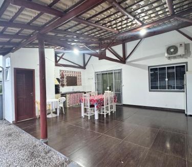 Zimbros House | Casa 2 quartos em Zimbros - Bombinhas SC