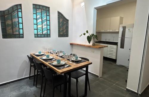 Pinheiros Villa | Casa 5 Suites, Jacuzzi, Vigia 24h e Localizacao Perfeita