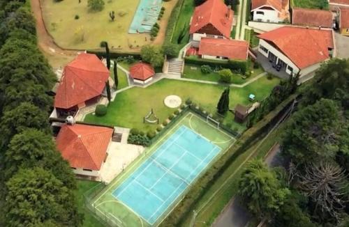 Campos do Jordao House | Casa 6 suítes jacuzzi e piscina