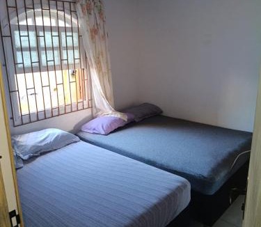 Matinhos Hostel | Casa 70 Hostel 350m da praia Balneario Flamingo