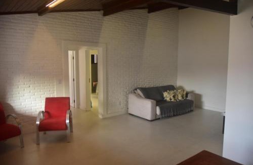 Aruana House | Casa aconchegante com piscina e muito espaço verde
