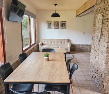 Angostura House | Casa AICU