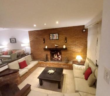 Bella Vista House | Casa amplia - Pileta y parque