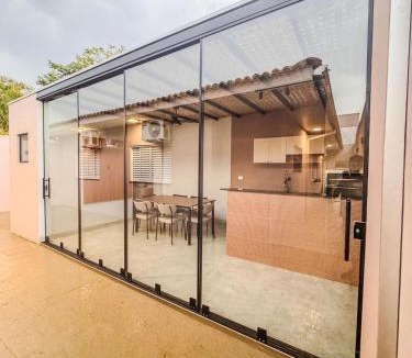 Ourinhos House | Casa bairro nobre 3 Quartos Área Gourmet Ar