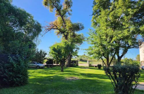 San Nicolas de los Arroyos Apartment | Casa con Amplio Parque a metros del Parador y Acceso a la cuidad