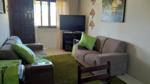Quintao House | CASA COM 3 QUARTOS, SENDO 1 QUARTO Suite