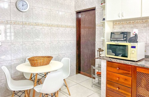 Itanhaem House | Casa com churrasqueira e piscina em Itanhaém
